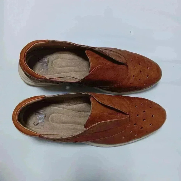 Sofft ladies leather slip  on Oxford. Size 9 - Picture 7 of 10